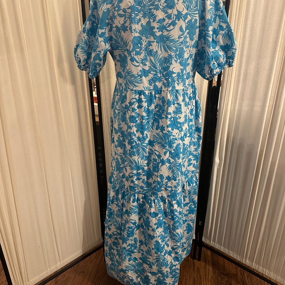Elegant Blue Floral Maxi Dress - Picture 3 of 5